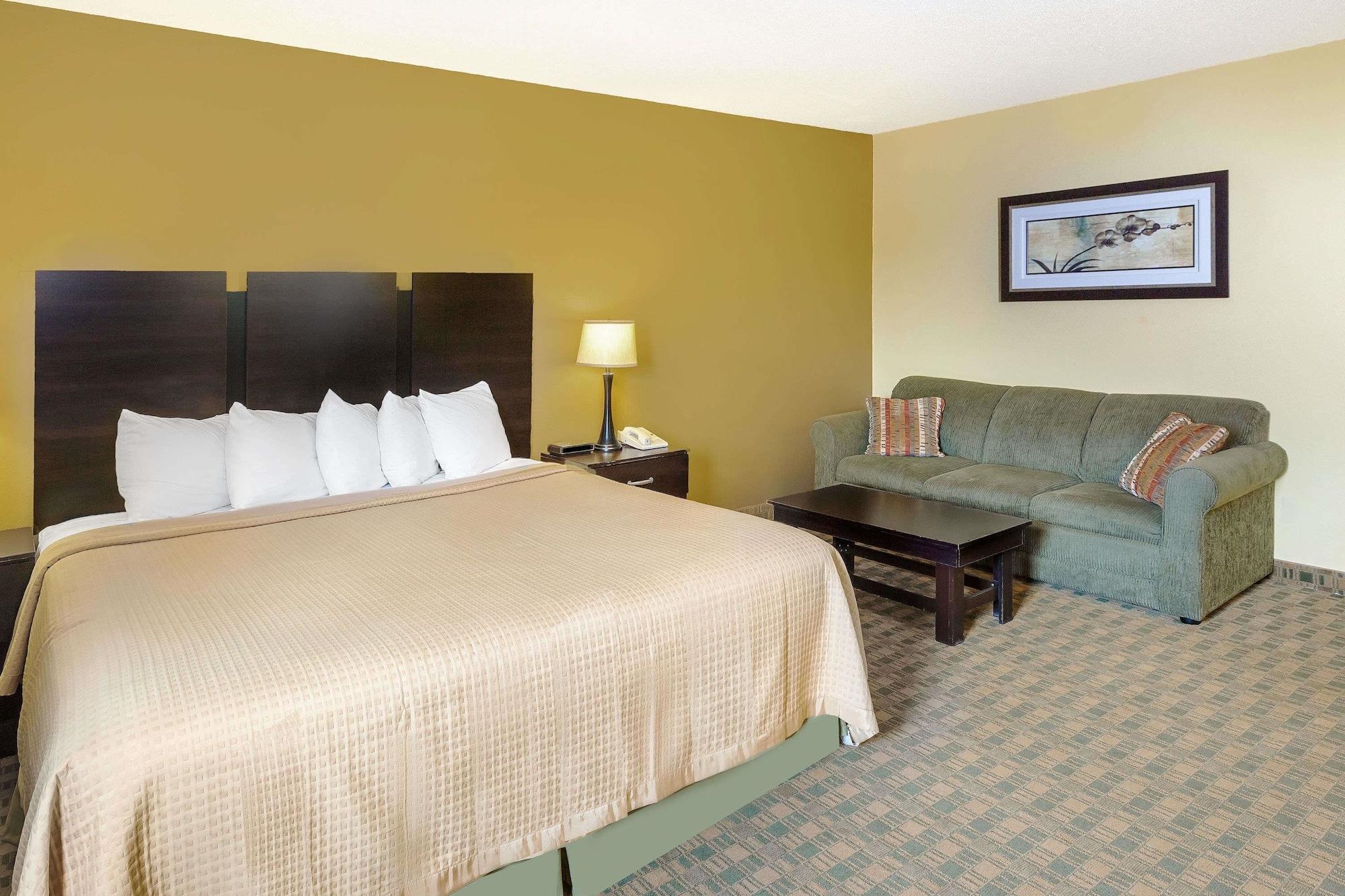Econo Lodge Inn & Suites Yankton Екстериор снимка